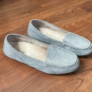 Vionic gray Debbie loafers suede 8.5
